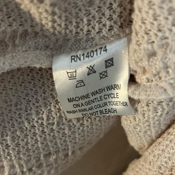 Reborn Women’s S Winter White Cable Knit Sweater Tunic – Plaid Trim Hem – Size S - Picture 6 of 6